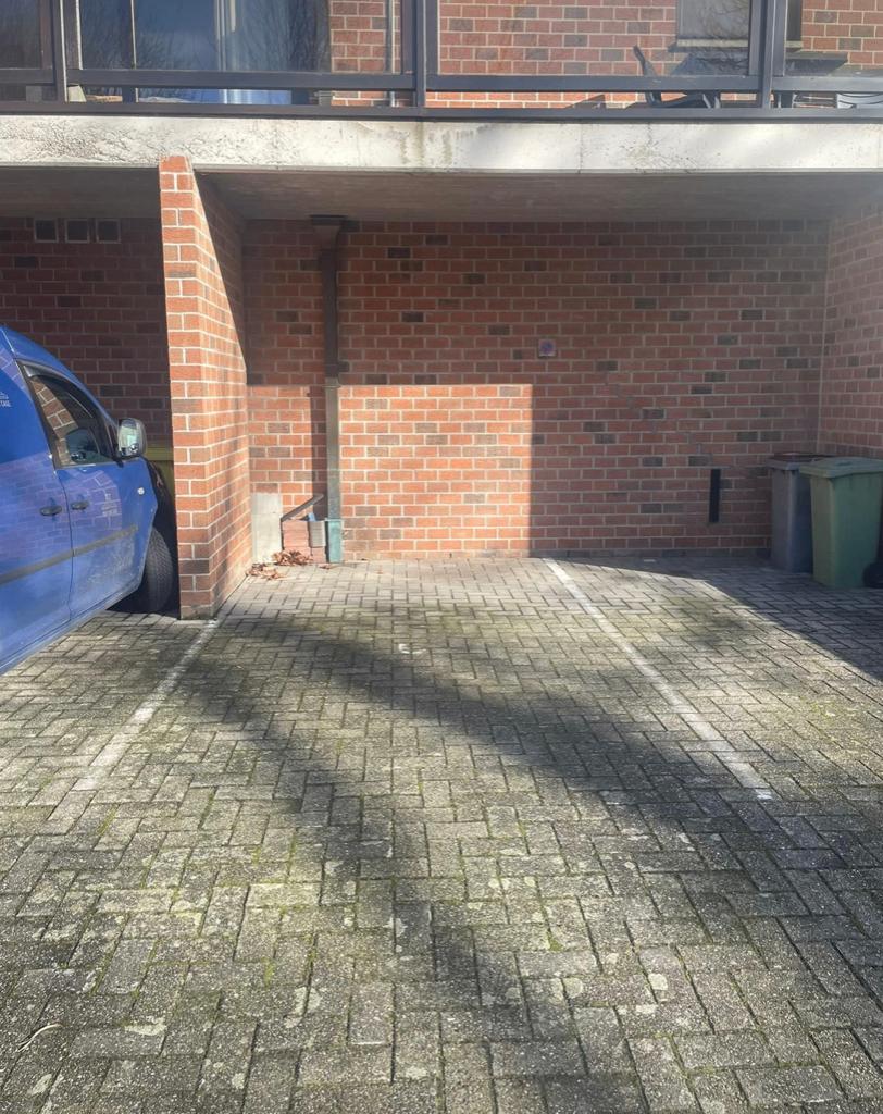 TE HUUR: parkeerplaats Mol Centrum, Immo, Garages & Places de parking, Province d'Anvers