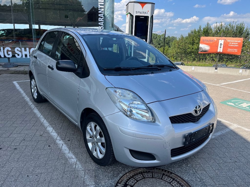 TOYOTA, Argent ou Gris, Achat, 998 cm³, Entreprise