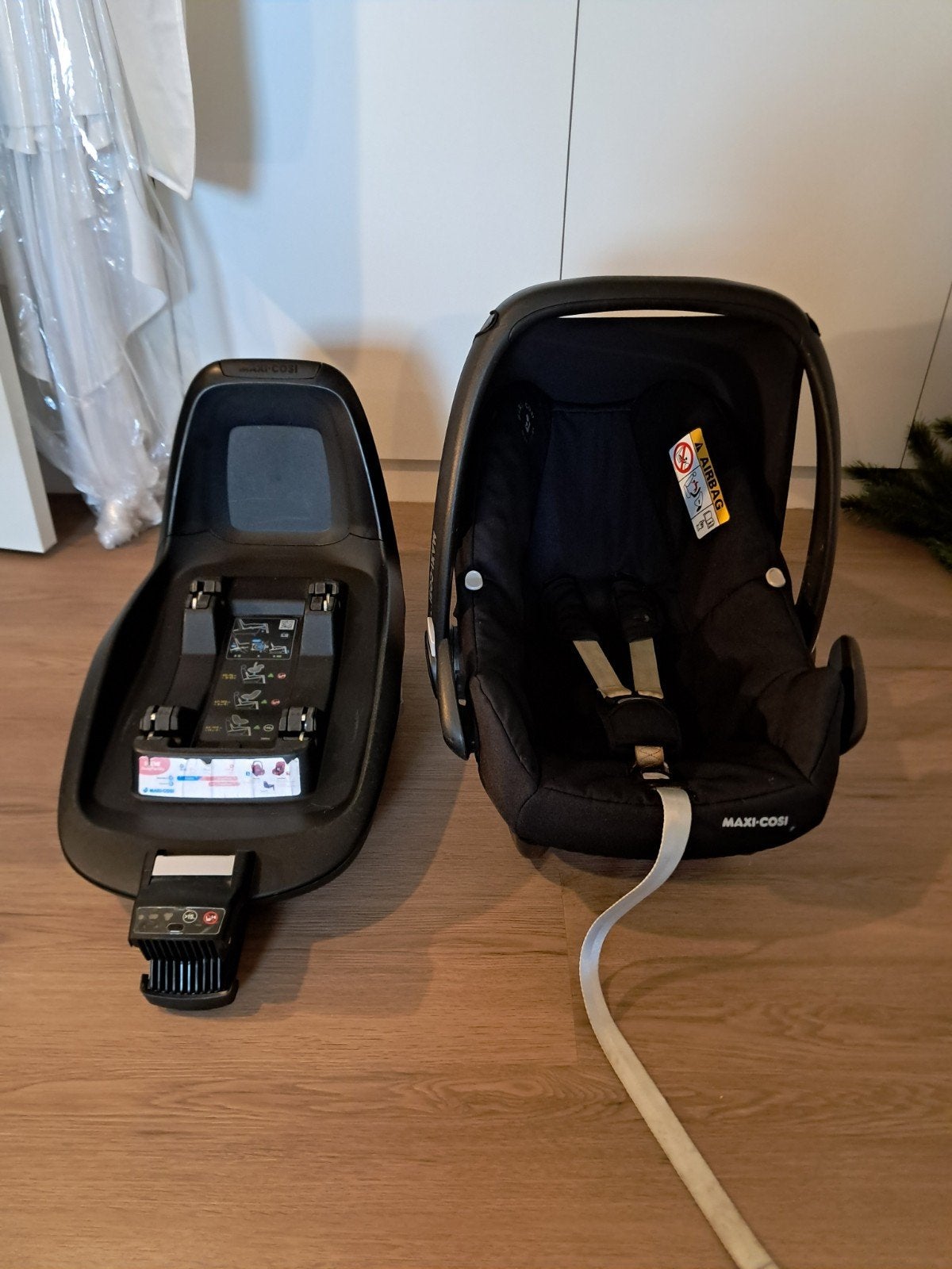 Maxi Cosi Pebble + FamilyFix, Enlèvement, Utilisé, Maxi-Cosi, Isofix