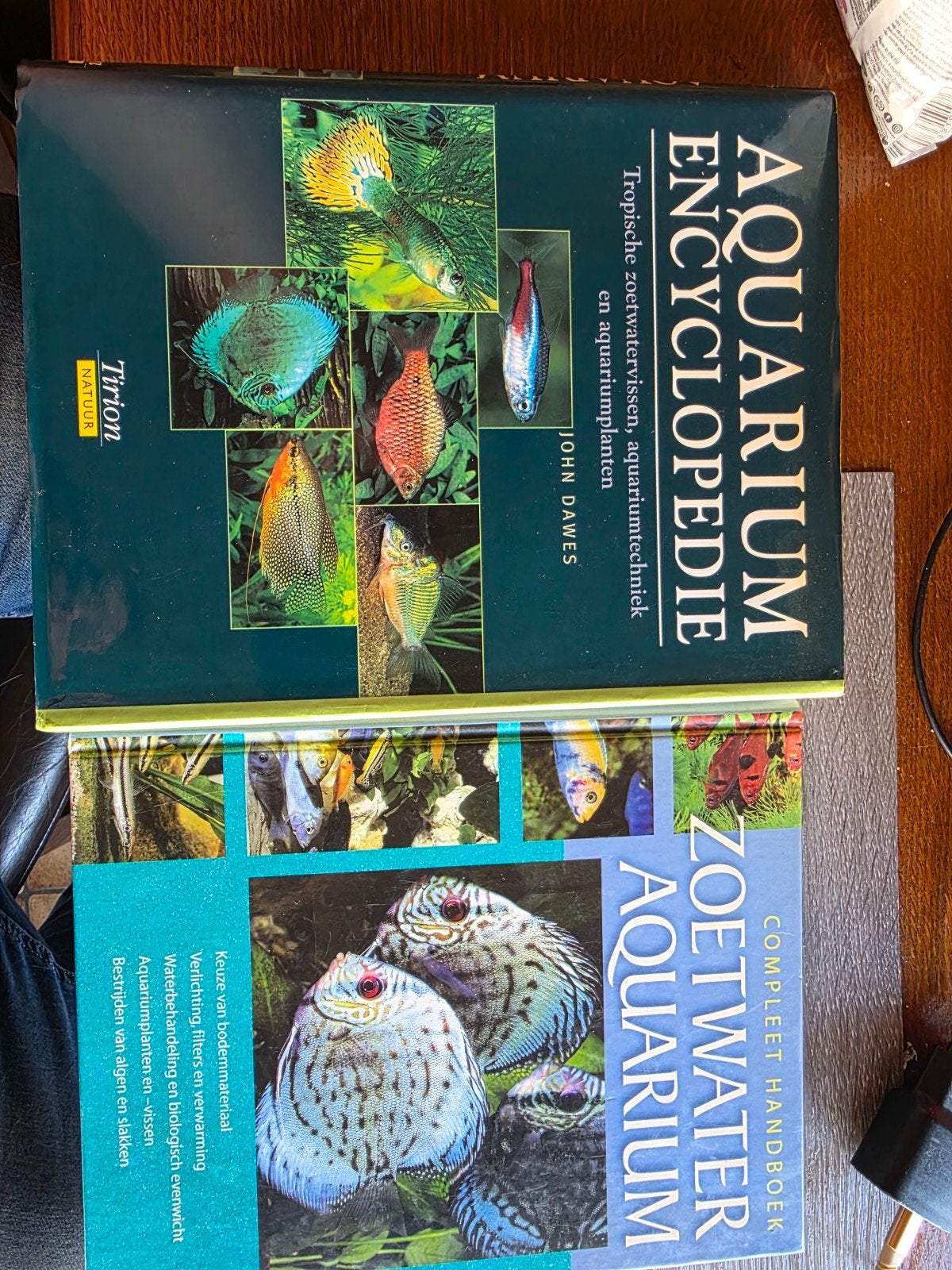 2 boeken over vissen, Livres, Nature, Enlèvement, Comme neuf, Autres sujets/thèmes