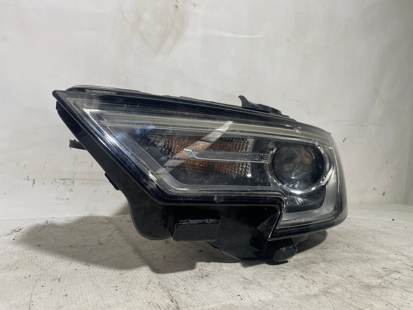 Phares gauche Abimer AUDI A3 8V0941005E, Audi, Enlèvement, Utilisé