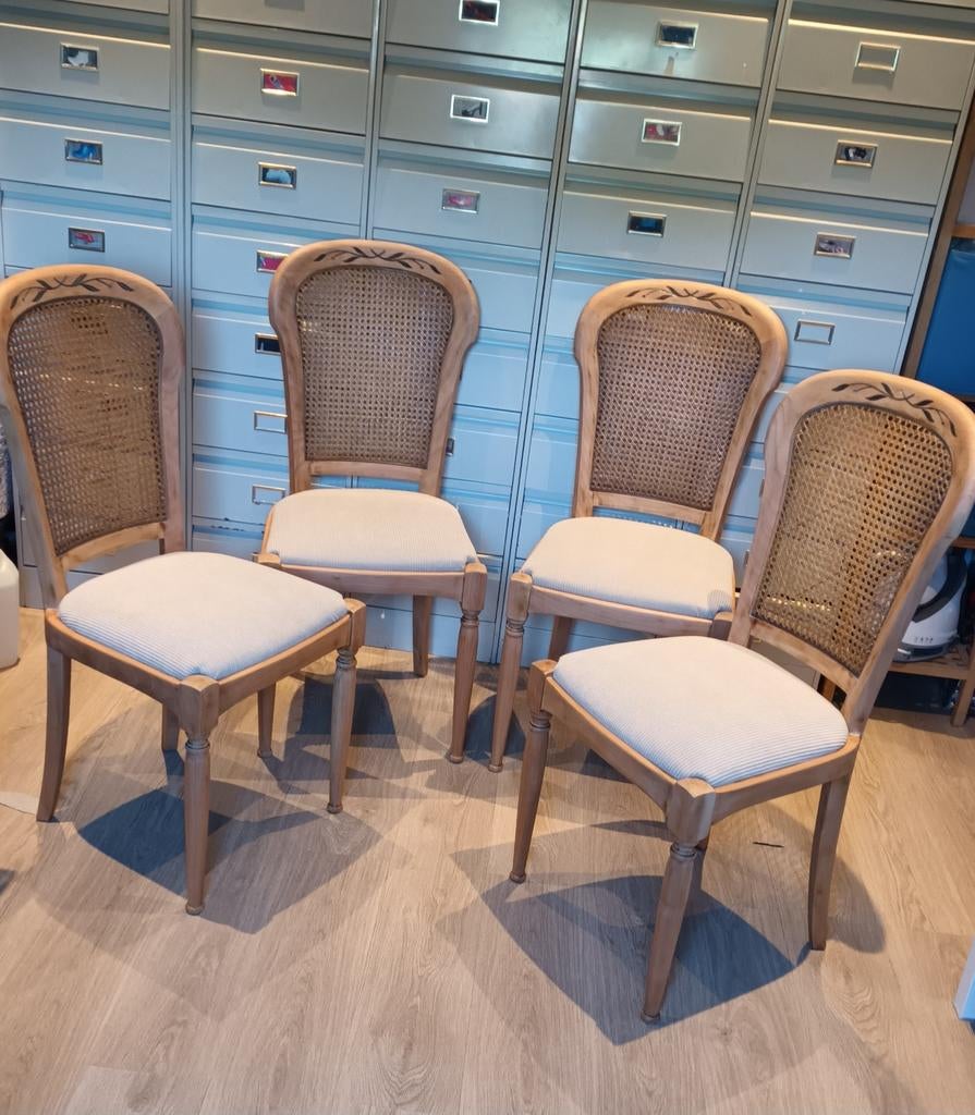4 vintage gerestaureerde fluwelen rotanstoelen, Antiek en Kunst, Ophalen of Verzenden