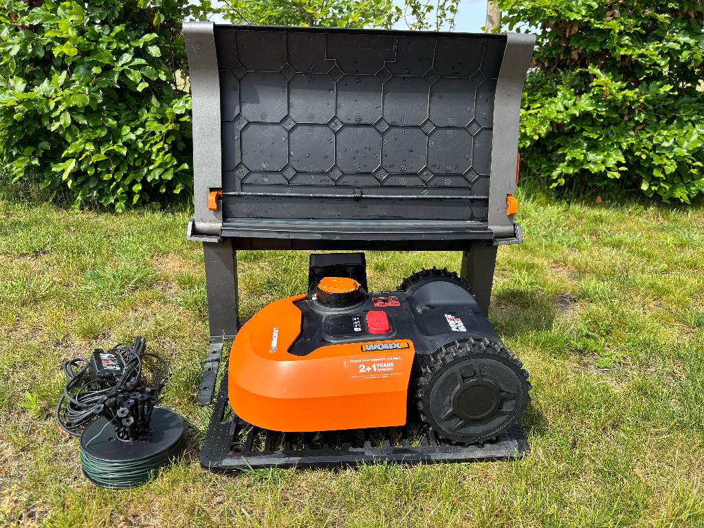 Worx Landroid WR141E met overkapping, Jardin & Terrasse, Tondeuses robotisées, Moins de 20 cm, Enlèvement, Utilisé, Contrôlable via l'application