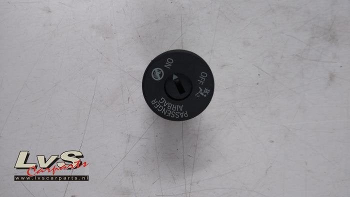 Verrouillage airbag d'un BMW 4-Serie, -, 3 mois de garantie, Utilisé, -