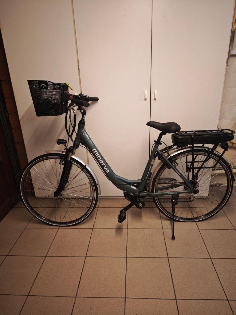 Minerva Estrel Comfort elektrische damesfiets, Ophalen, Zo goed als nieuw, Versnellingen