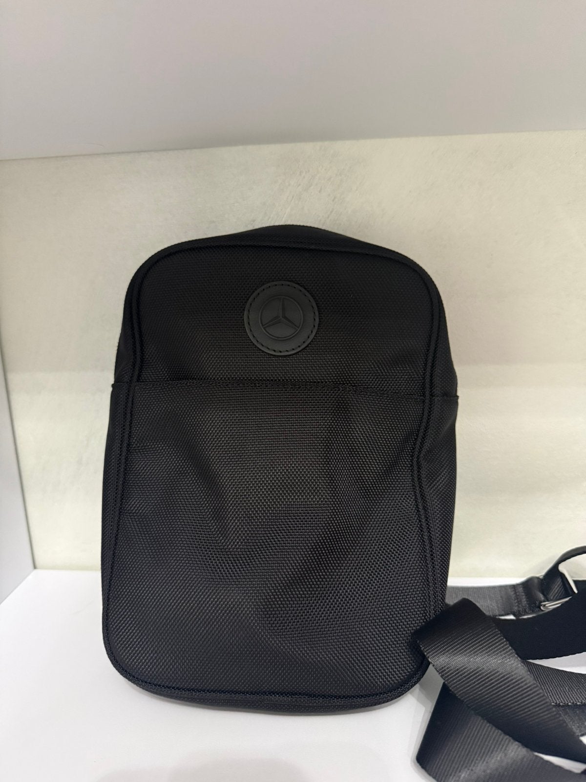 Sacoche mercedes officiel, Bijoux, Sacs & Beauté, Sacs | Sacs à bandoulière, Enlèvement, Comme neuf, Noir, Autres marques