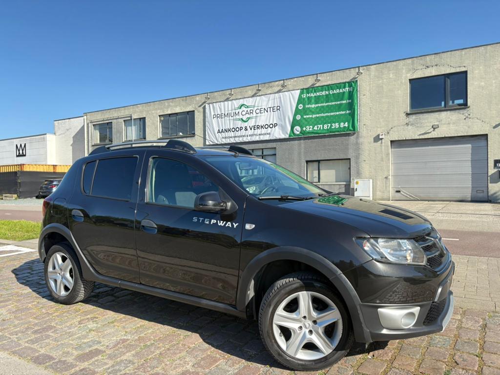 Dacia Sandero Stepway | 12 M Garantie | 124Dkm|Benzine|2015|, Voorwielaandrijving, Stof, USB, Zwart