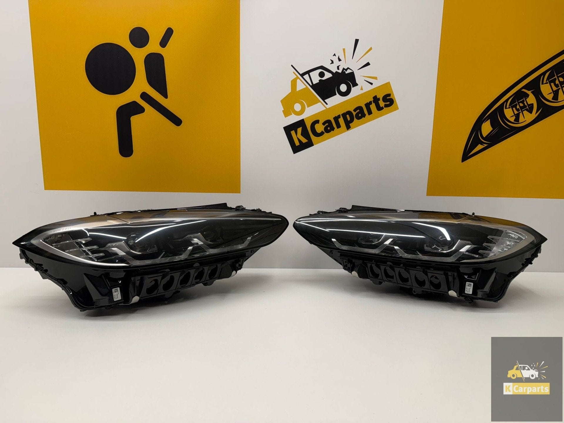 BMW 4 Serie M4 G22 G23 G26 LED KOPLAMP LINKS RECHTS 9851035, Auto-onderdelen, Verlichting, Petuelring 130
80788  Munich, DE, Gebruikt