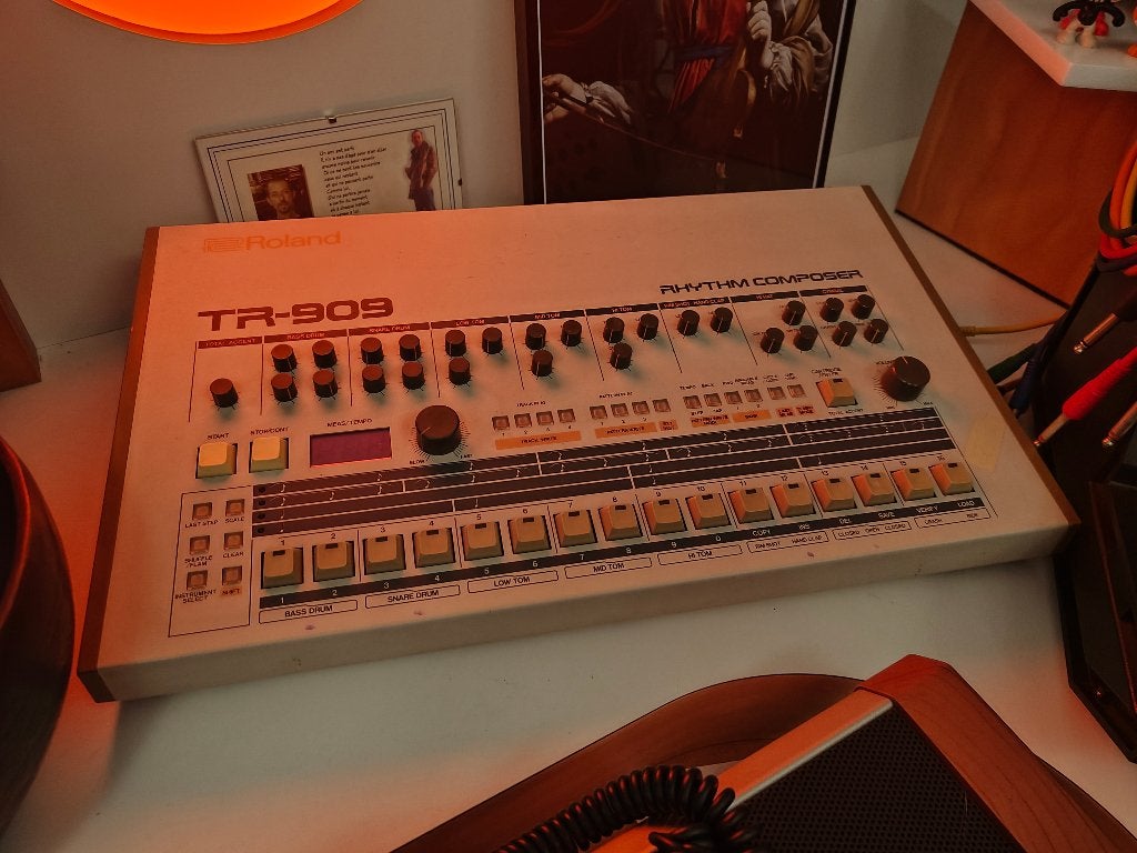 ROLAND  TR-909   Collectors piece, Audio, Tv en Foto, Professionele apparaten, Ophalen, Gebruikt, Audio