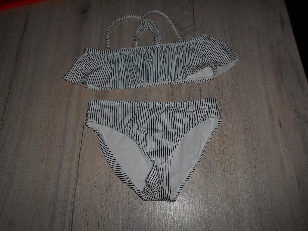 wit zwart gestreept bikini maat 146 - 152, Kinderen en Baby's, Kinderkleding | Kinder-zwemkleding, Ophalen of Verzenden, Zo goed als nieuw
