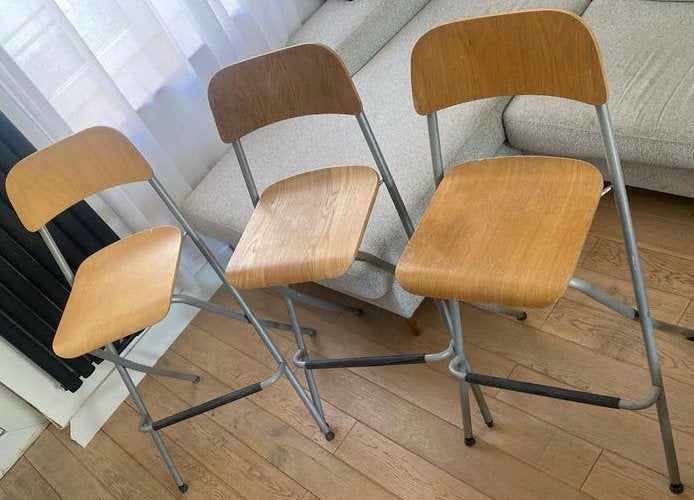 3 Tabourets de bar pliants Ikea - 10€ pièce, Maison & Meubles, Tabourets de bar, Utilisé, 60 à 90 cm, Bois, Métal, 3 tabourets