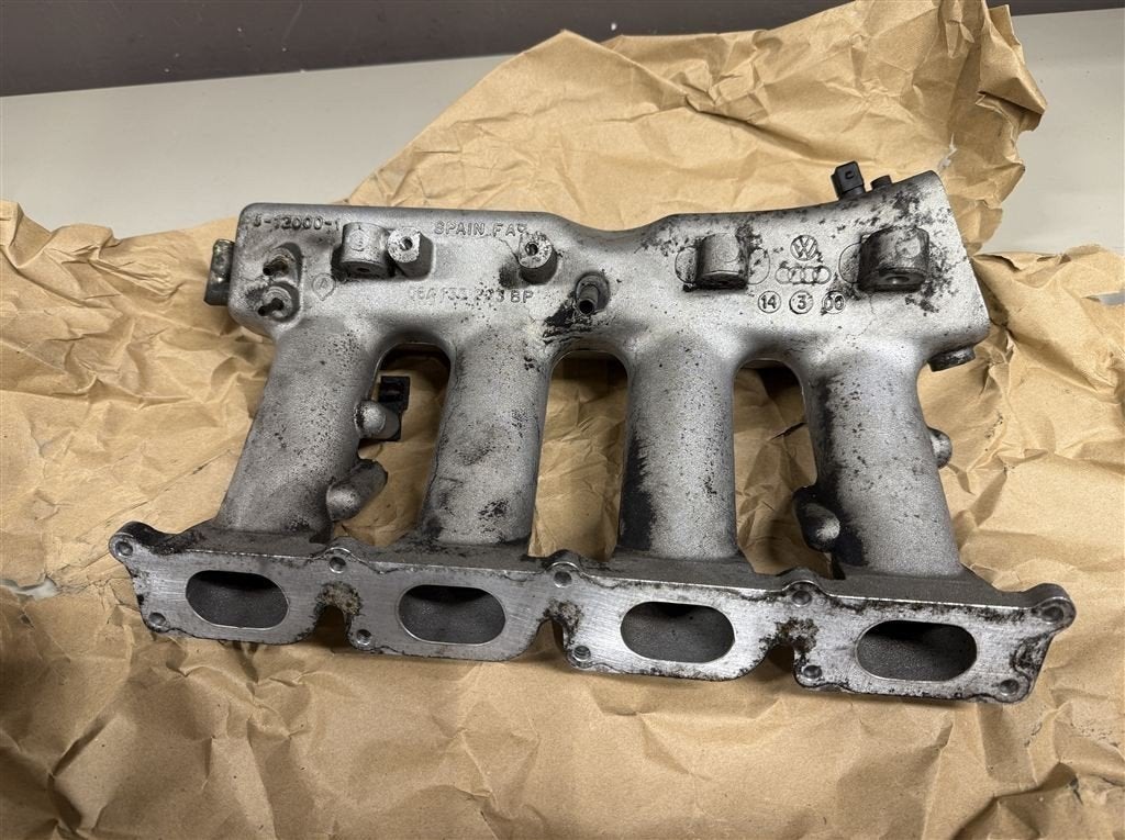 Audi TT Mk1 8N - 225 - Inlaatspruitstuk 06A133223BP - Gebrui, Enlèvement ou Envoi, Utilisé