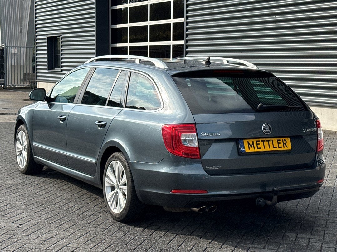 Skoda Superb Combi 1.8 TSI Elegance Business | Navigatie | M, Auto's, Voorwielaandrijving, Euro 5, Gebruikt, Zwart