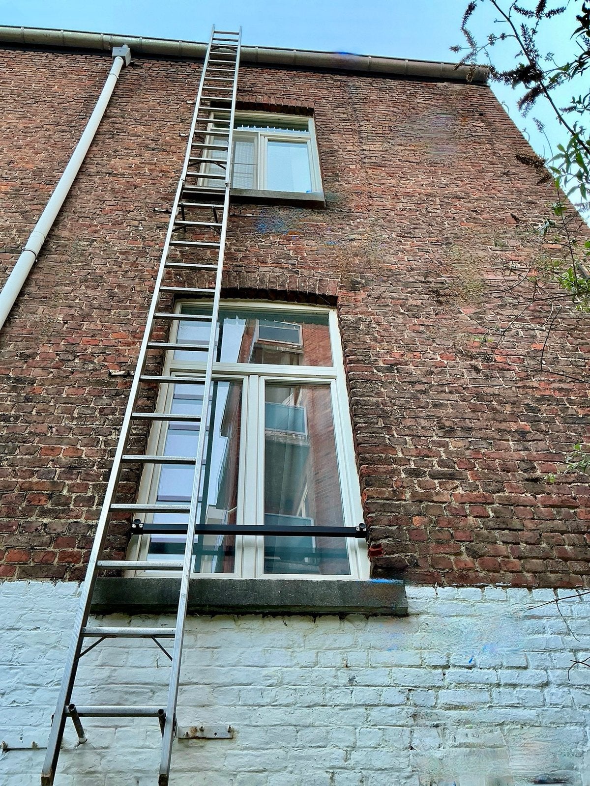 Brandladder of vaste ladder, Doe-het-zelf en Bouw, Ladders en Trappen, Ophalen, Zo goed als nieuw