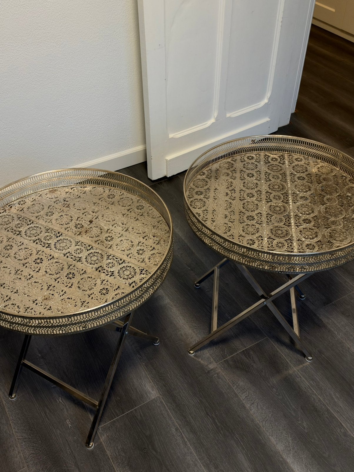 2 tables d'appoint marocaines — argentées — 48 x 55 cm, Enlèvement, Comme neuf