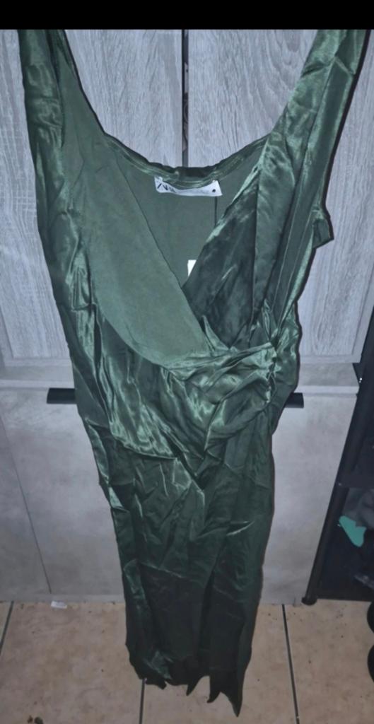 Groen kleed, Kleding | Dames, Jumpsuits, Zara, Maat 42/44 (L), Nieuw, Ophalen of Verzenden