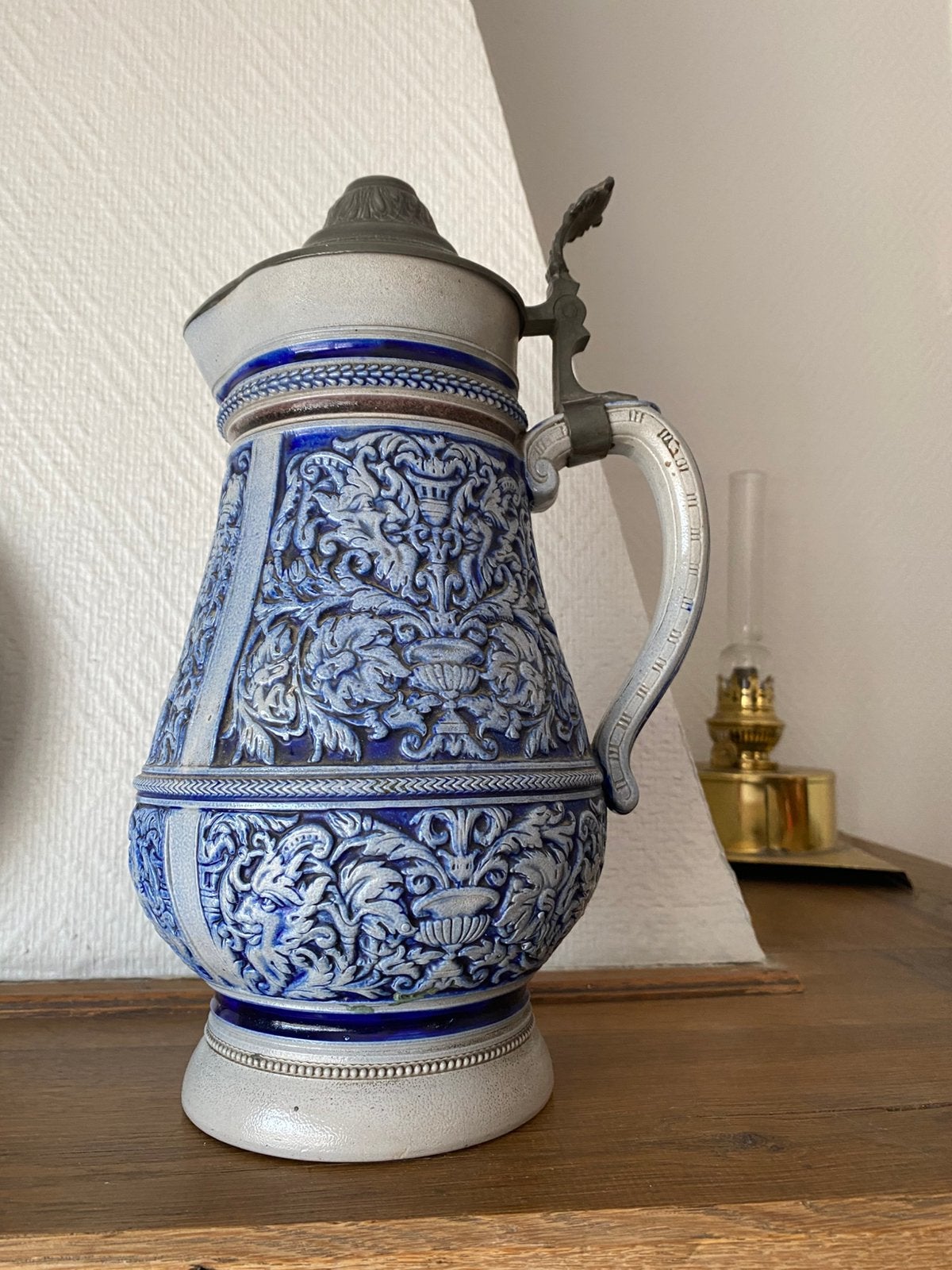 Kruik met tinnen deksel, Ophalen