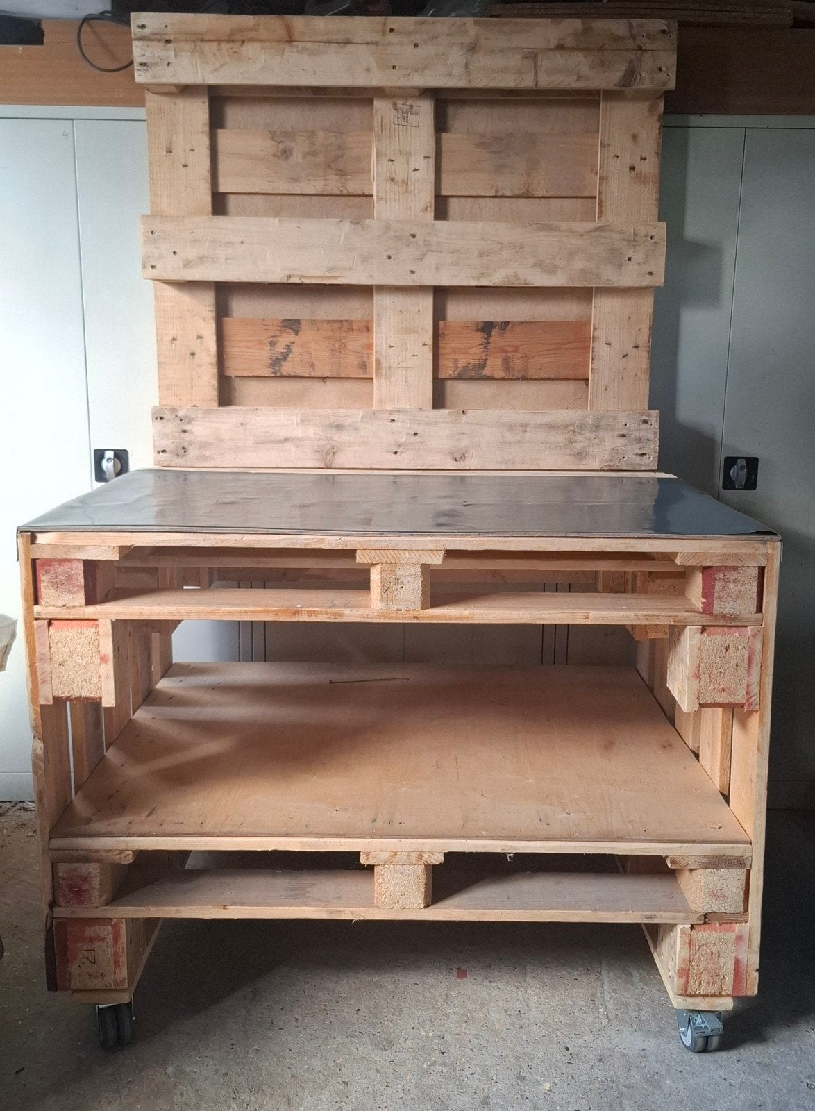 Mobiele houten werkbank uit palleten, Doe-het-zelf en Bouw, Ophalen, Nieuw
