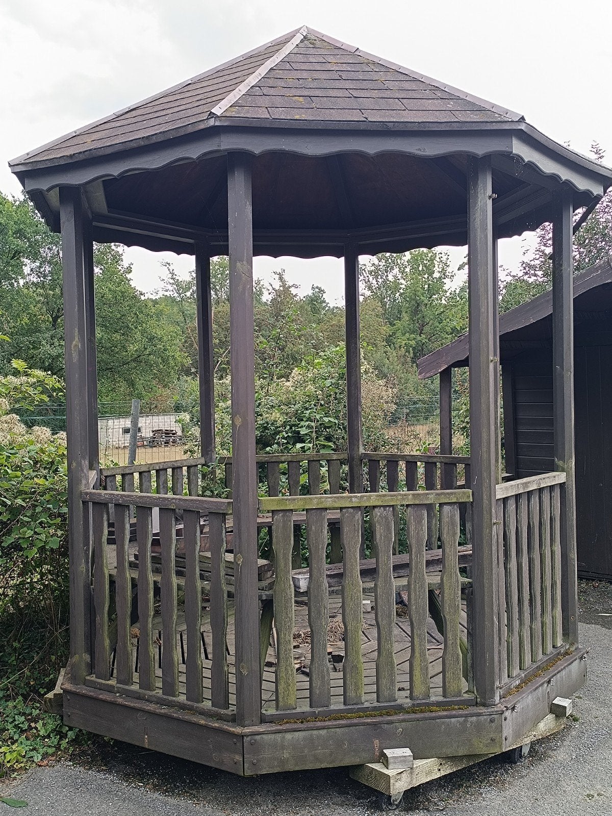 kiosque en bois, Enlèvement, Utilisé, Bois