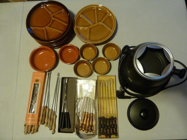 Caquelon fondue électrique assiettes qualité, raviers, pique, Enlèvement ou Envoi, Comme neuf, Électrique, Service à fondue
