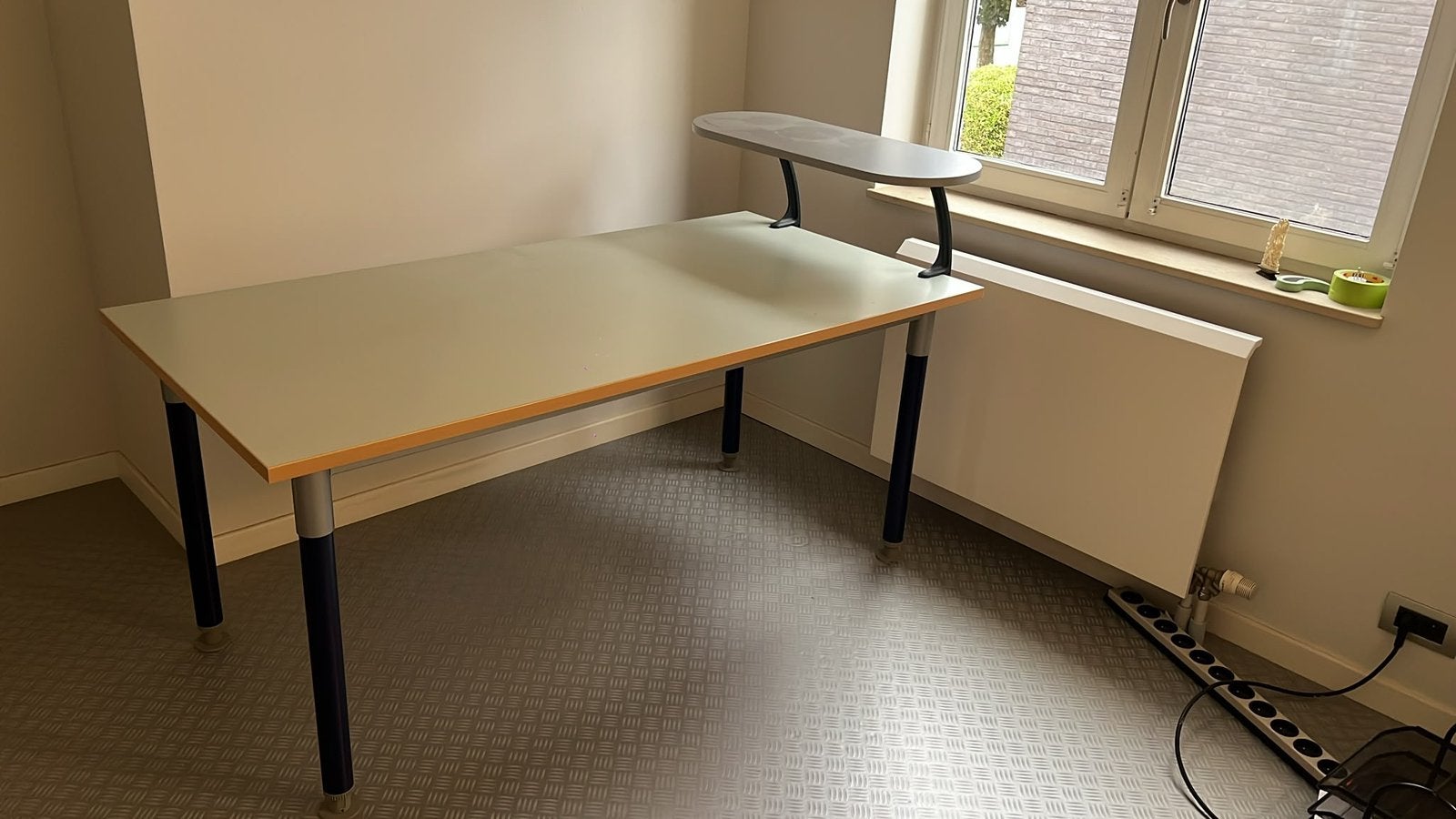 Ergonomisch Bureau in hoogte verstelbaar, Huis en Inrichting, Ophalen, In hoogte verstelbaar, Zo goed als nieuw, Grijs