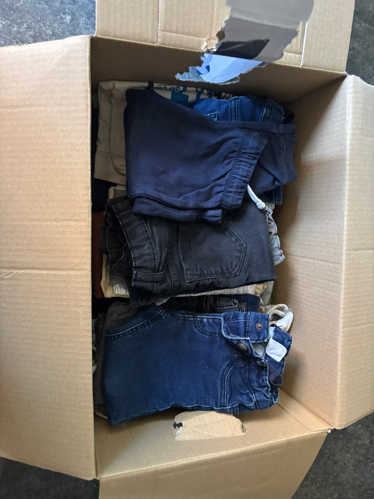 Volledige doos jongens kledij, Ophalen, Gebruikt, Maat 92