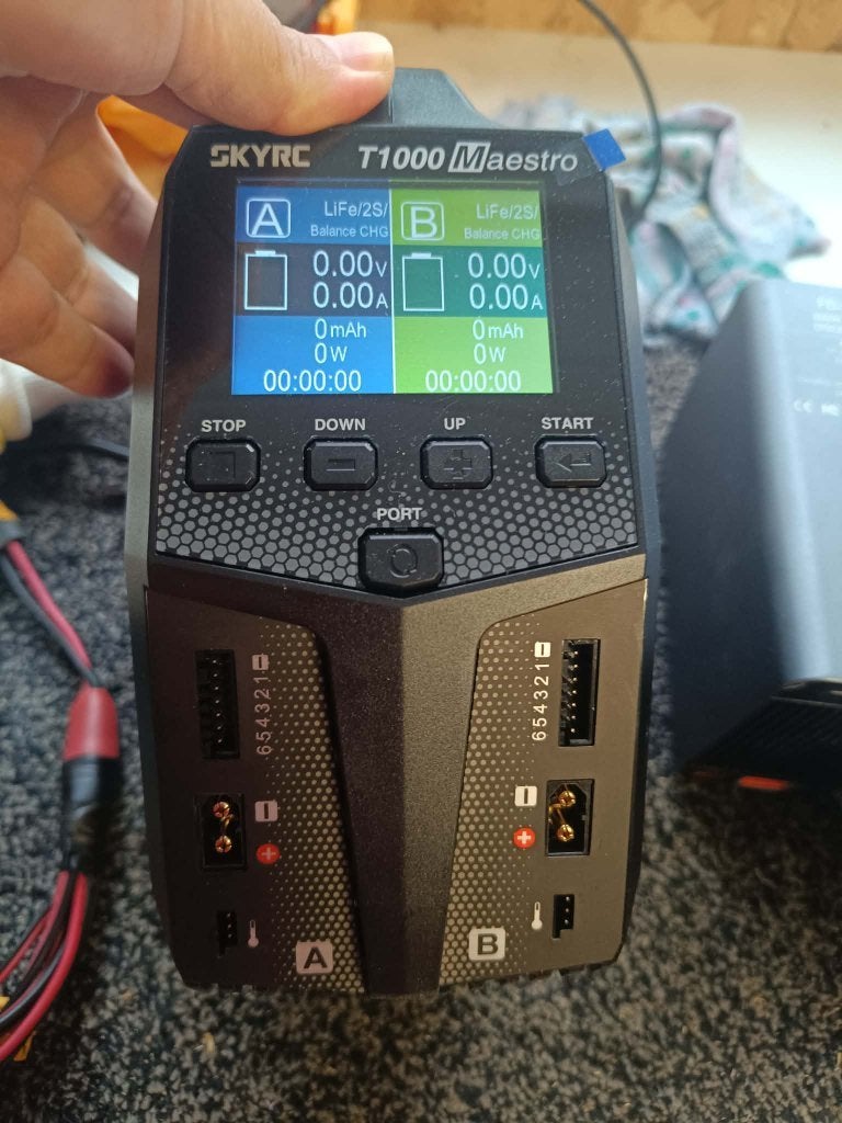 New prix Vends chargeur skyrc T1000 maestro(neuf), Enlèvement, Neuf