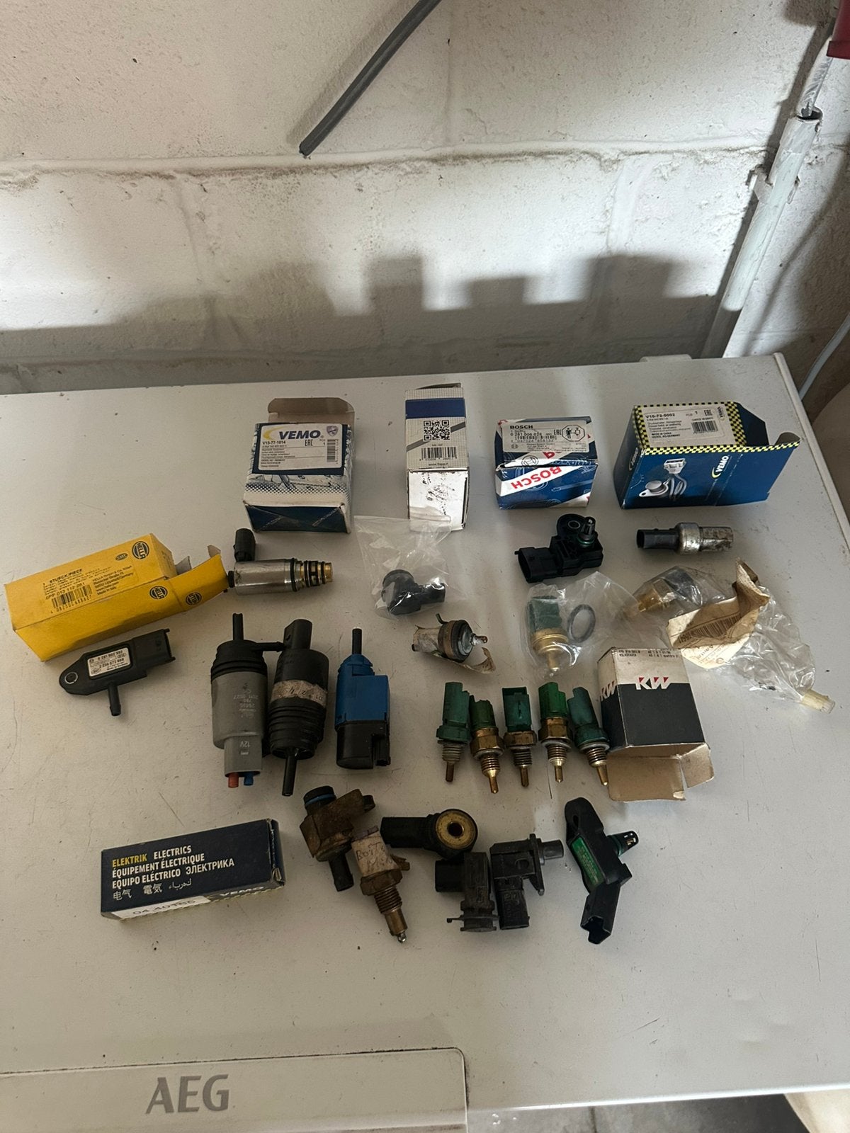 Lot 20+ Nieuwe Sensoren Relais Schakelaars VAG Renault Fiat, Auto-onderdelen, Elektronica en Kabels, Ophalen