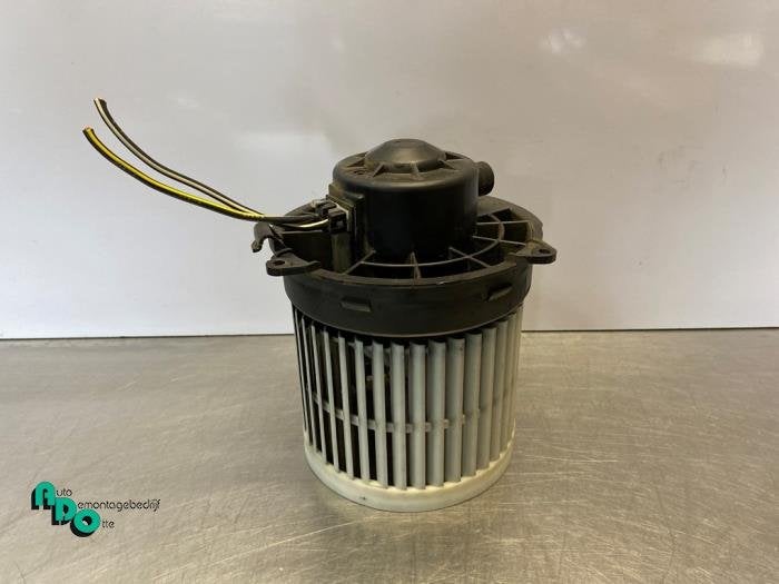 Kachel Ventilatiemotor van een Opel Agila (Agila 08-), Gebruikt, -, -, Opel