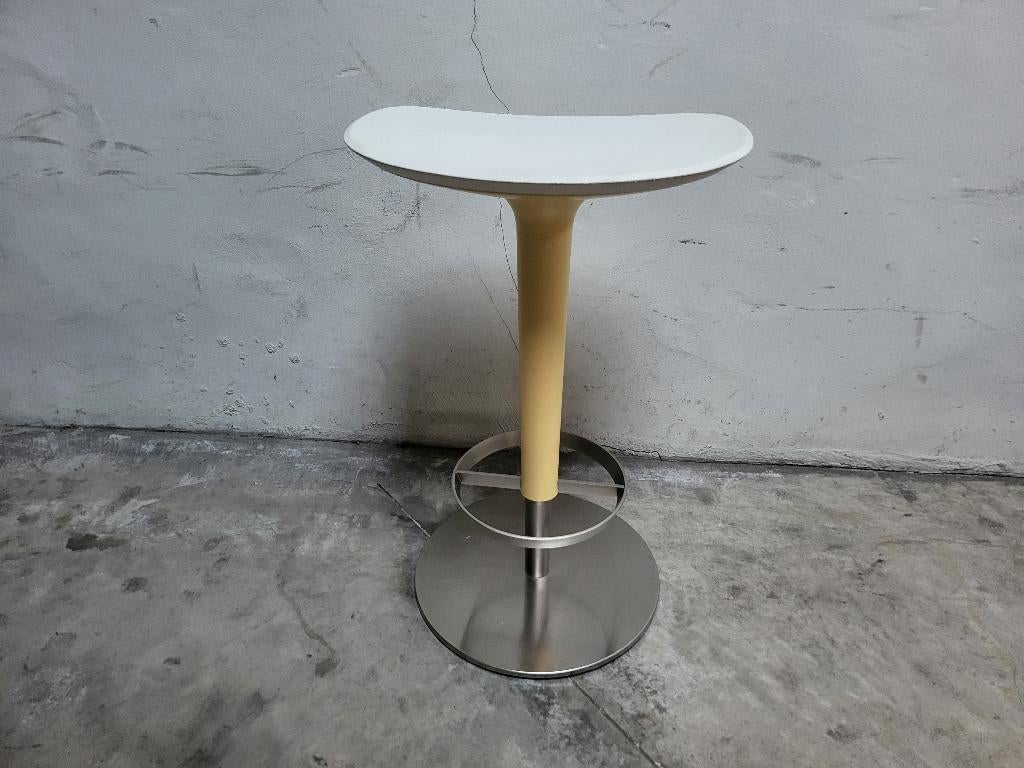 Arper Babar kruk (1 Stuk), Huis en Inrichting, Barkrukken, 60 tot 90 cm, Ophalen of Verzenden, Zo goed als nieuw, 1 kruk