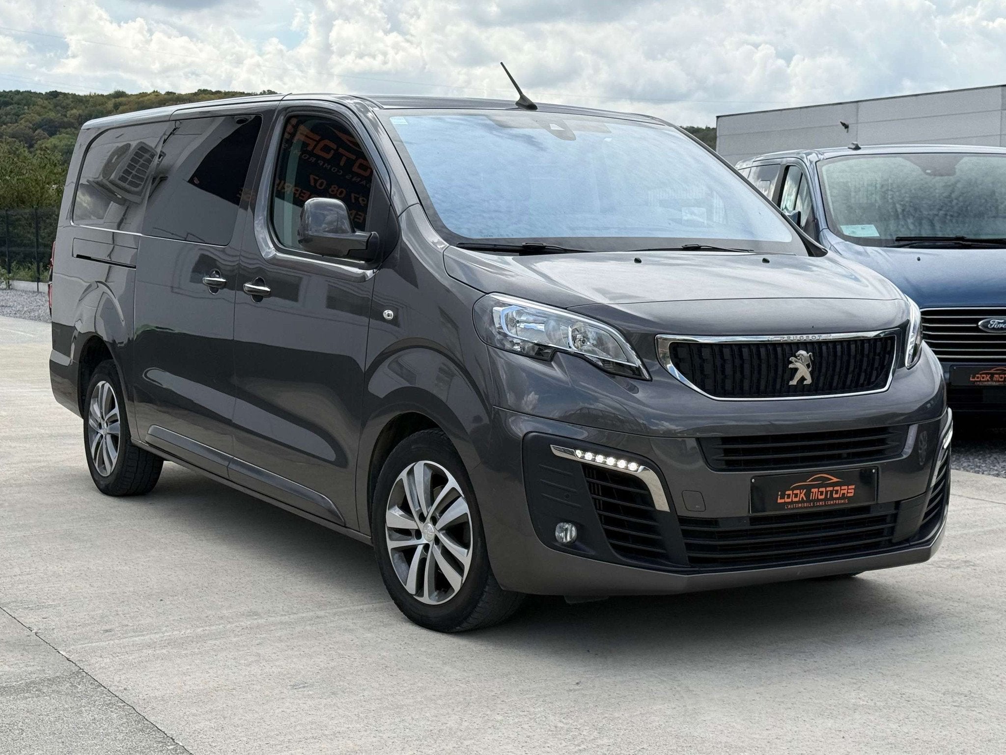 Peugeot Expert 2.0 BlueHDi Bt-AUTO 177CV EXTRA LONG 5 PLACES, Autos, Camionnettes & Utilitaires, 177 ch, Argent ou Gris, Achat