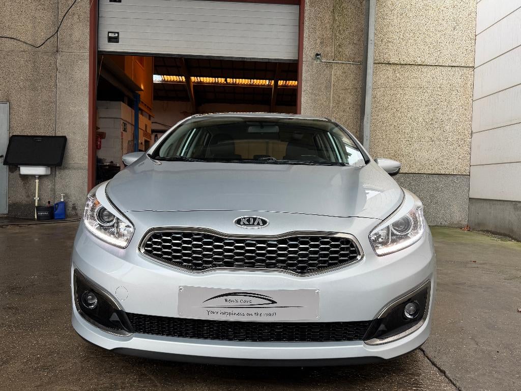 Kia Ceed 1.4i Navi Edition ISG * GPS/Camera *, Stof, 4 cilinders, USB, Bedrijf