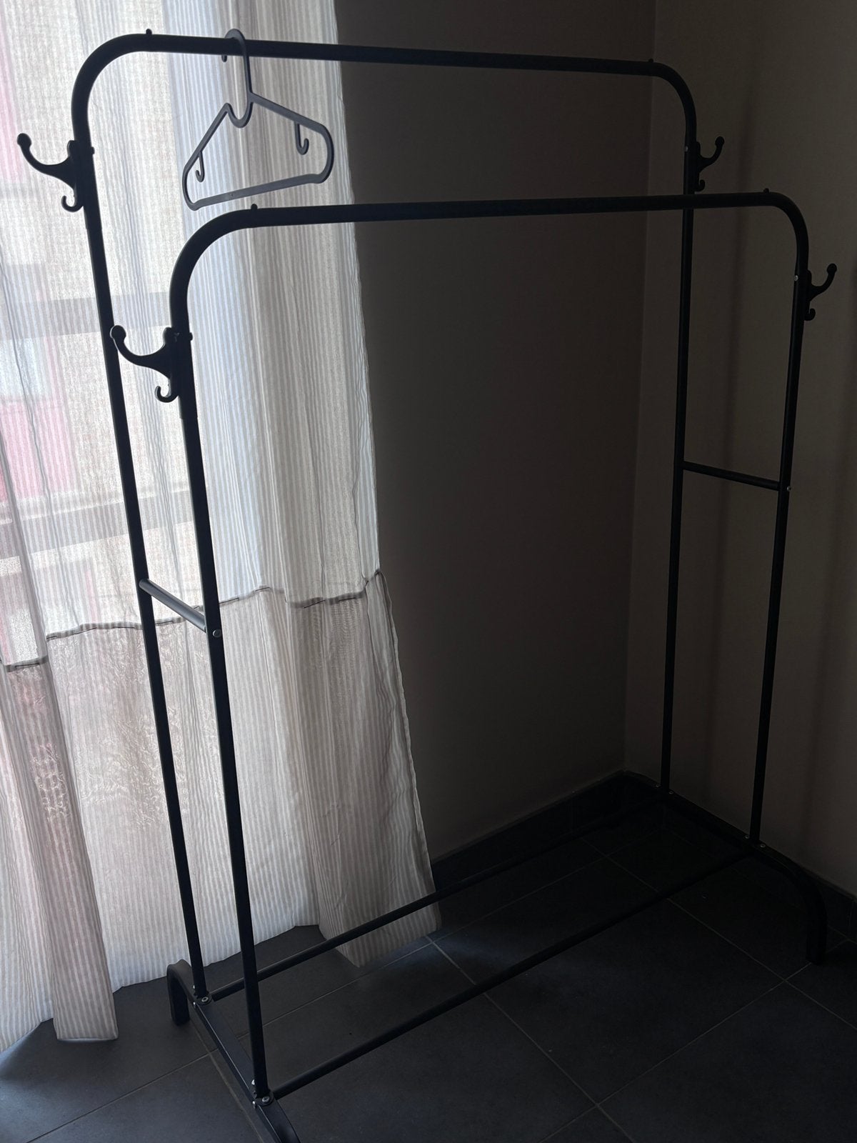 Garment Rack/Black Metal Clothes Rack, Ophalen, Zo goed als nieuw
