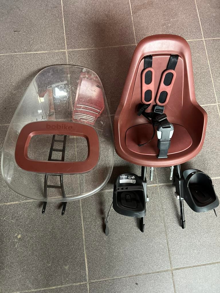 fietsstoeltje voor kinderen + scherm  merk bobike, Fietsen en Brommers, Fietsaccessoires | Fietsstoeltjes, Ophalen of Verzenden