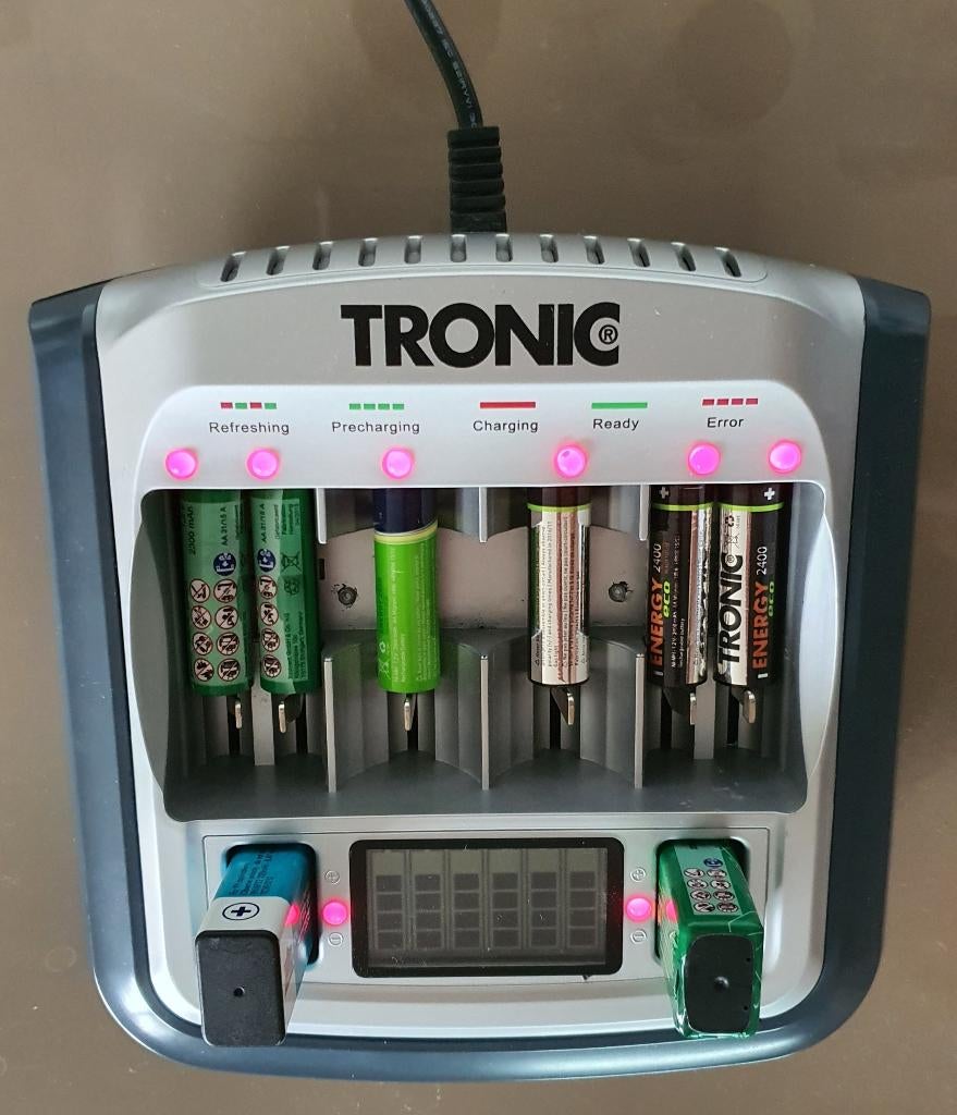 Chargeur batterie, écran LCD, toutes les piles : AAA, AA, 9V, Enlèvement ou Envoi, Comme neuf