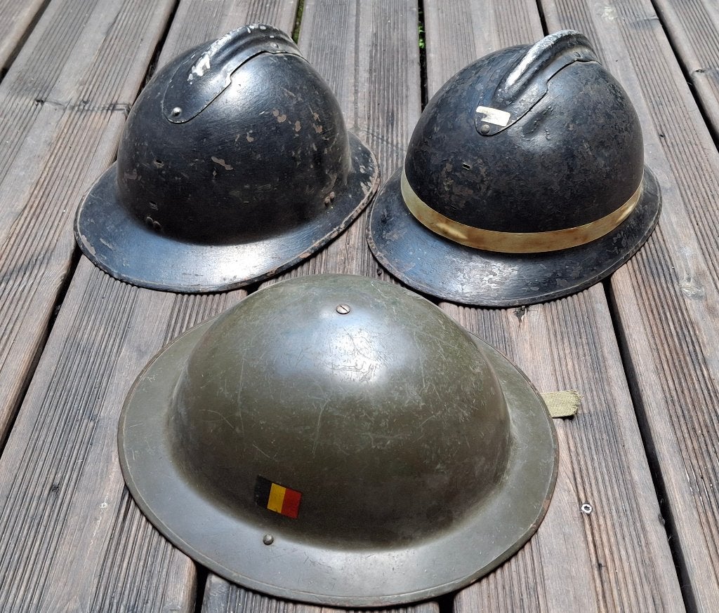 Lot de 3 casques militaires et civils anciens - Militaria, Enlèvement ou Envoi, Armée de terre, Casque ou Béret