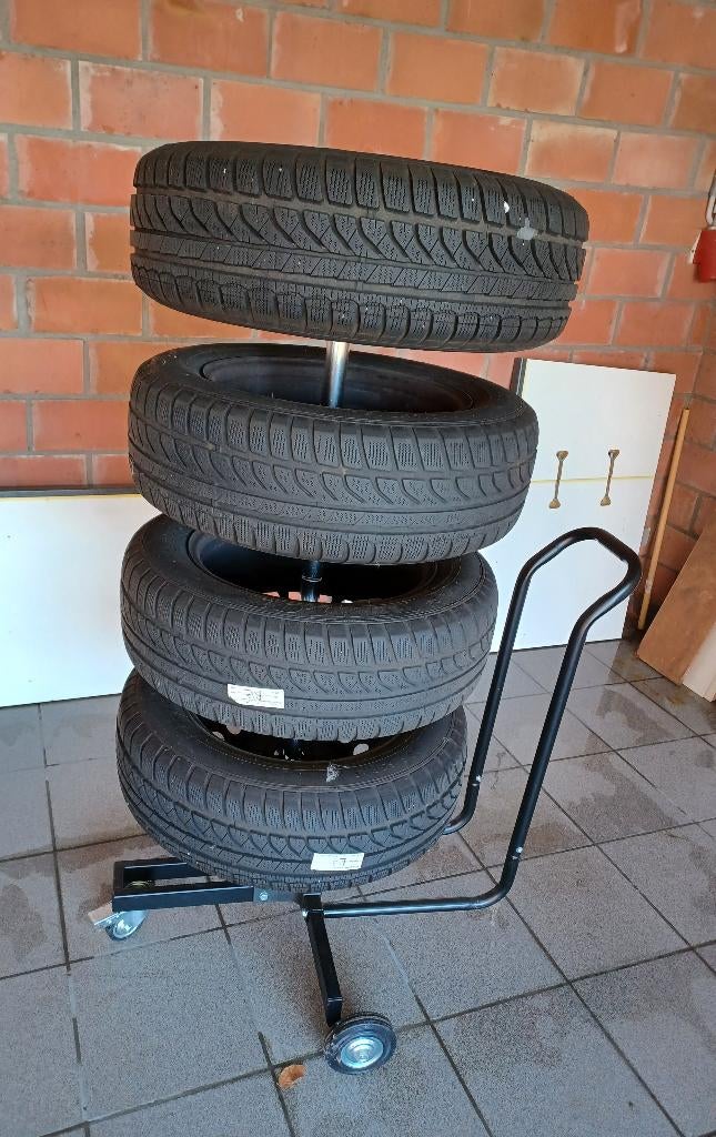 Winterbanden Dunlop 195/65R15, Auto-onderdelen, Banden en Velgen, Ophalen, Gebruikt, 15 inch, Winterbanden