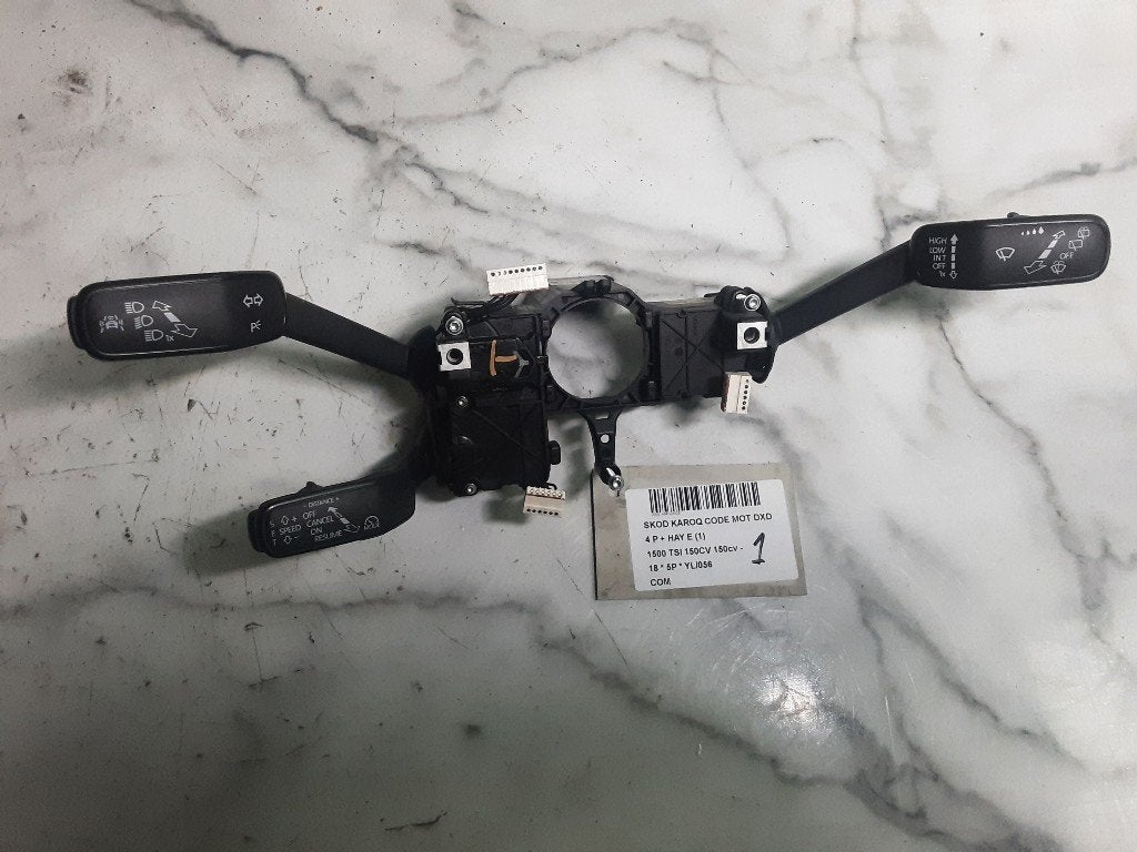 COMMUTATEUR Skoda Karoq (01-2017/-) (5Q0953502AP), Autos : Pièces & Accessoires, Mevr. I. Hauben, Utilisé, Skoda, Rue de l'Espoir 34 34
4030  GRIVEGNÉE, BE