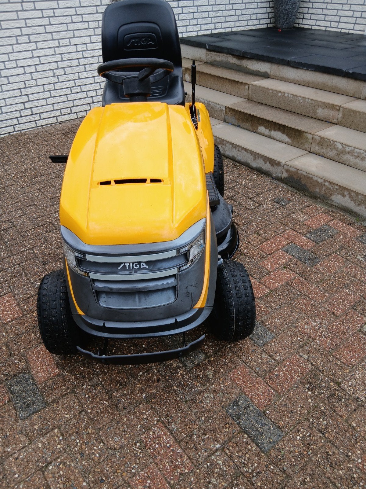 Stiga Stiga Estege 6102 HW bj.2015 V twinn inruil mogelijk, Tuin en Terras, Zitmaaiers, Ophalen