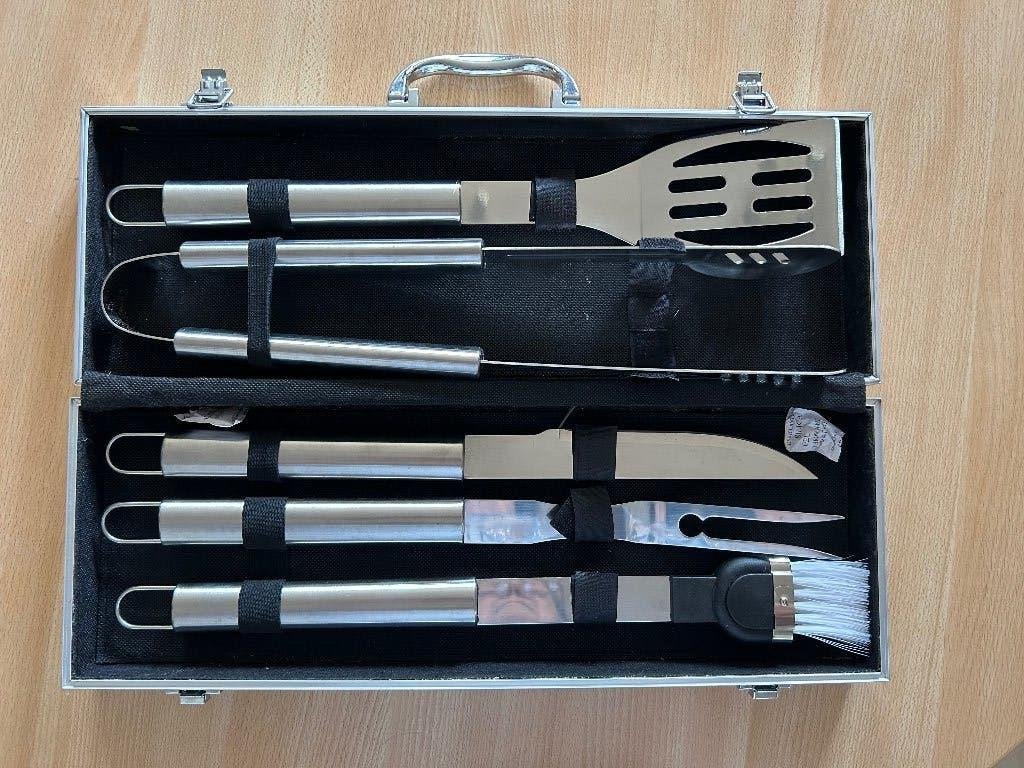 Koffer met BBQ materiaal, Tuin en Terras, Ophalen, Nieuw