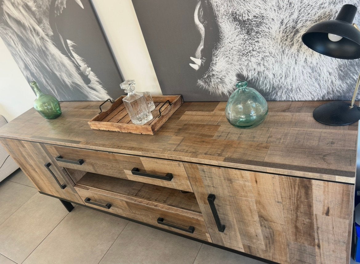 Living kast, Ophalen