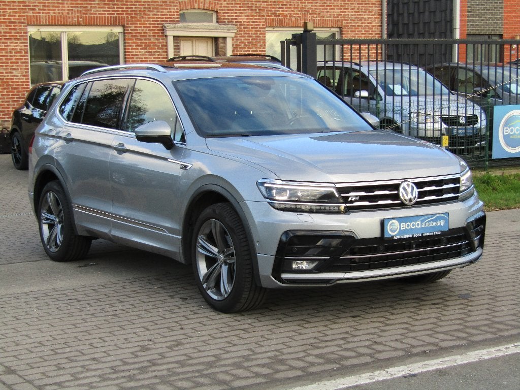 Vw Tiguan Allspace 1.5 TSI R-Line, Auto's, Volkswagen, Dealer onderhouden, 4 cilinders, Leder, Bedrijf