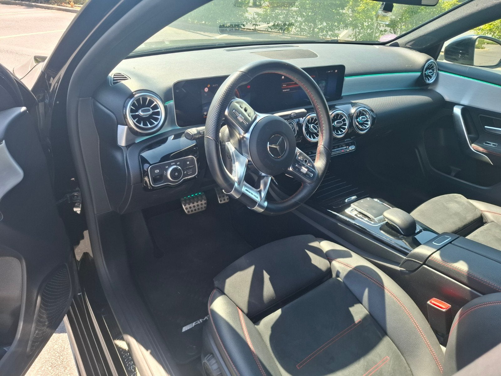 A200- AMG LINE- Mercedes onderhouden, Autos, Achat, Entretenue par le concessionnaire, Noir, 120 kW