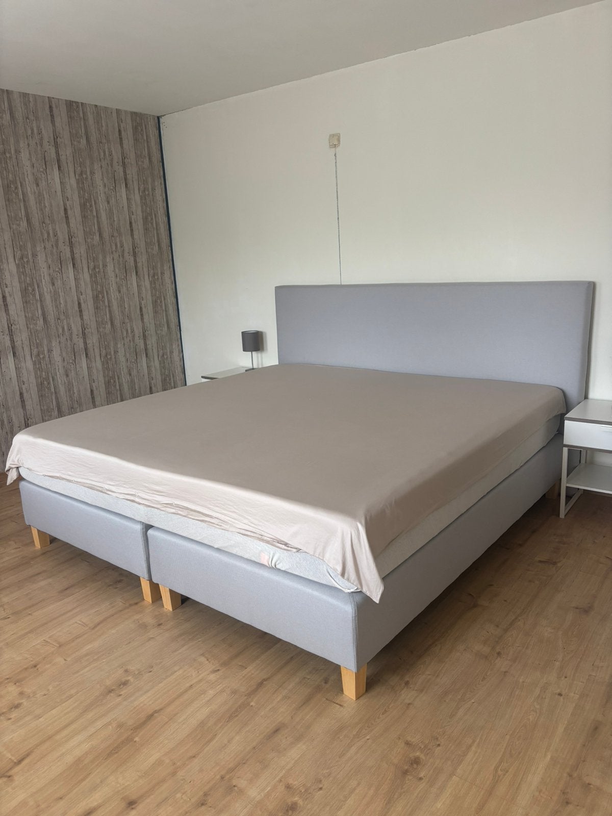 Bed 200cm x 200cm, Enlèvement, Comme neuf