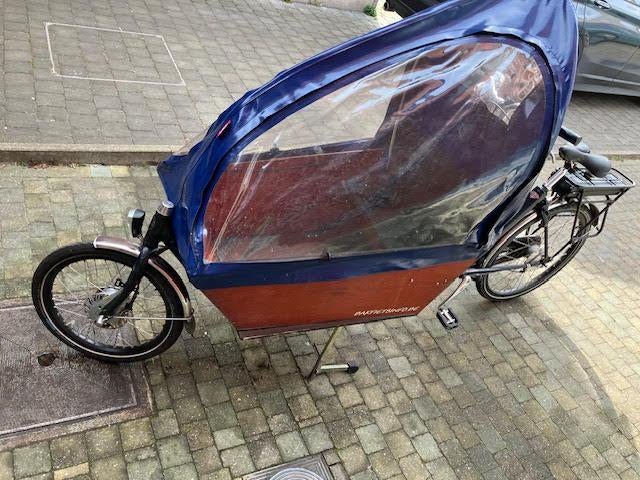 Elektrische bakfiets met regenzeil, Fietsen en Brommers, Gebruikt, Huif, 2 kinderen, Ophalen