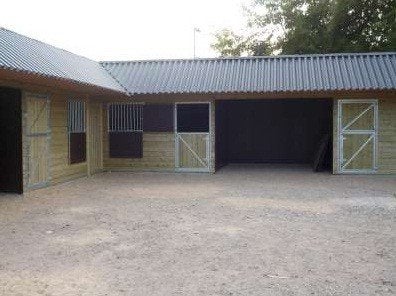 Paardenstallen voor meerdere paarden, Animaux & Accessoires