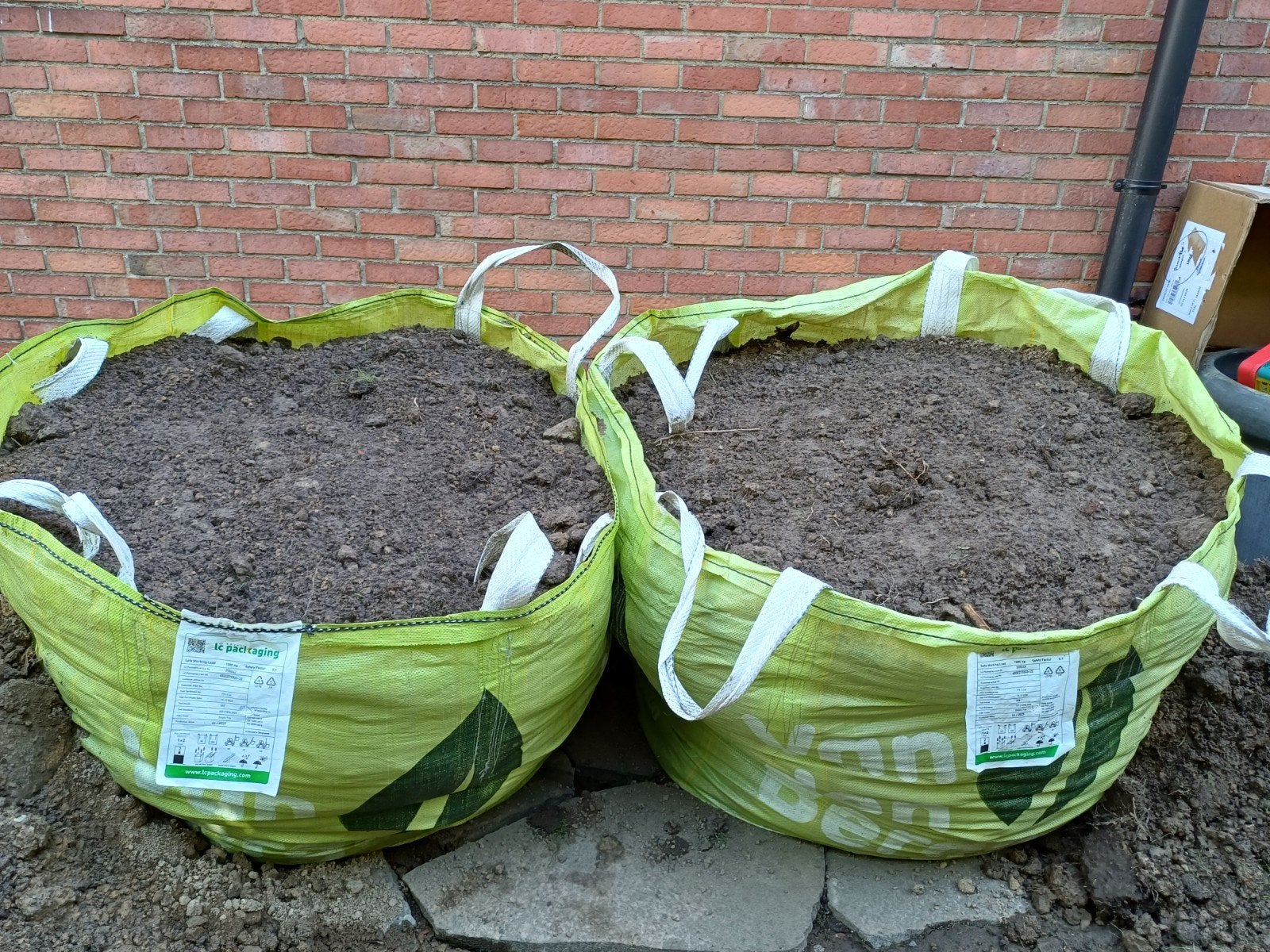 AARDE GRATIS, Tuin en Terras, Zand, Ophalen