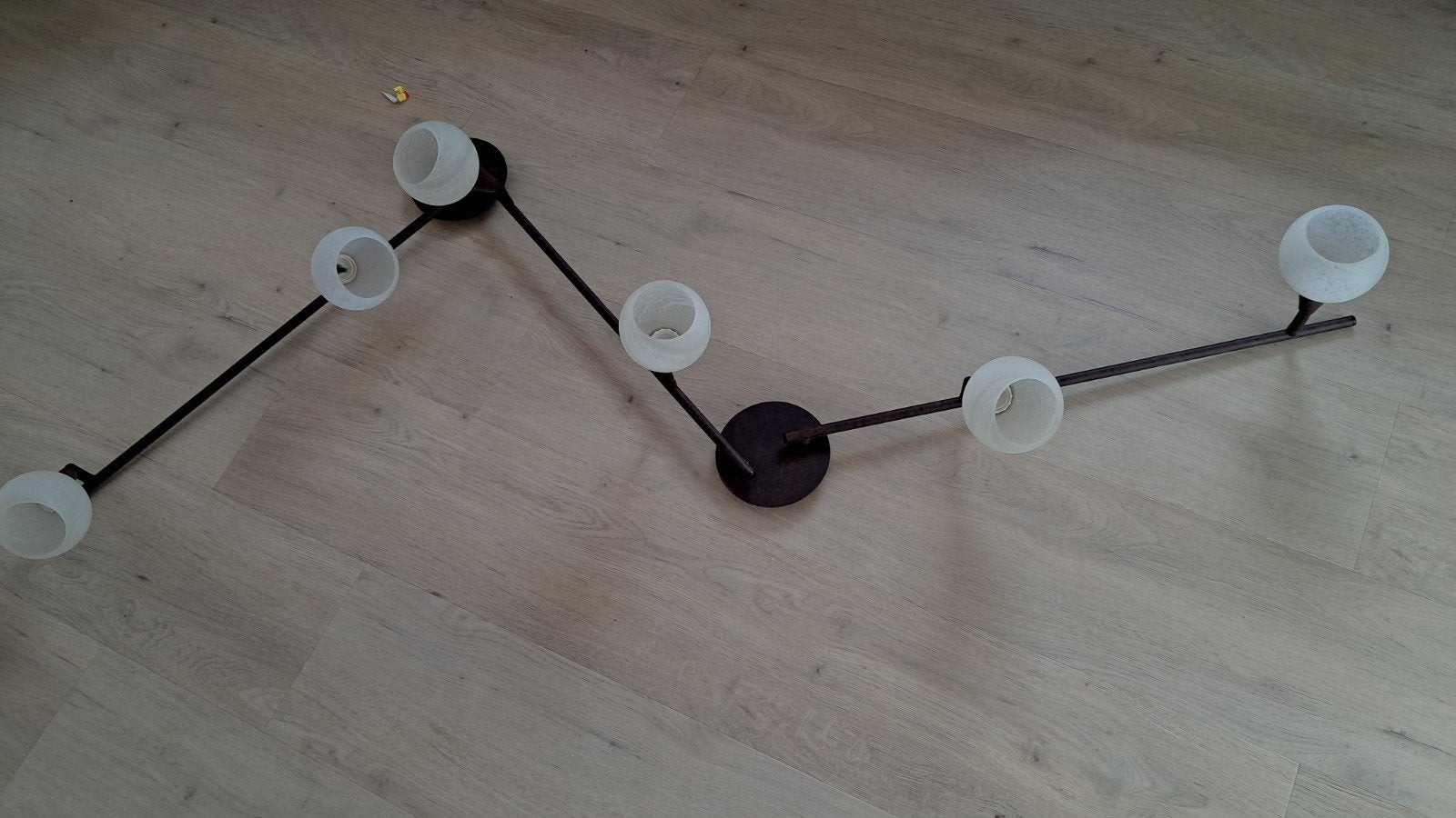 1 plafonnier avec 6 lampes(35€)et 1 lustre avec 4 lampes(30€, Huis en Inrichting, Lampen | Kroonluchters, Ophalen, Gebruikt, Glas