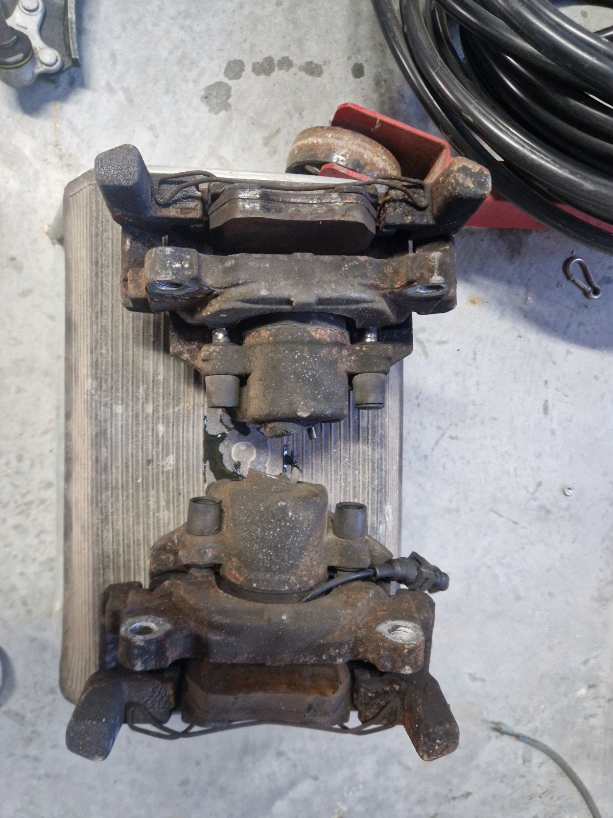 remklauw L+R vw golf 5 1K1 1.9tdi 105 pk, Ophalen of Verzenden