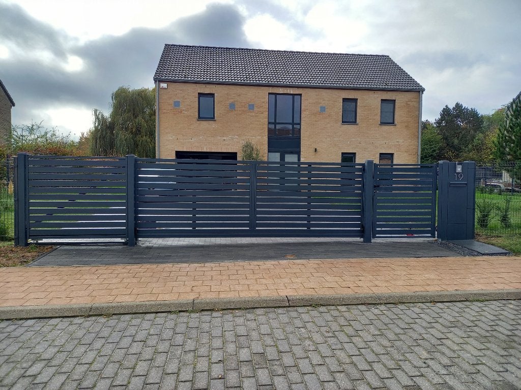 Moderne gemotoriseerde vrijstaande poort, Tuin en Terras, Schuifpoort, Ophalen of Verzenden, /, /